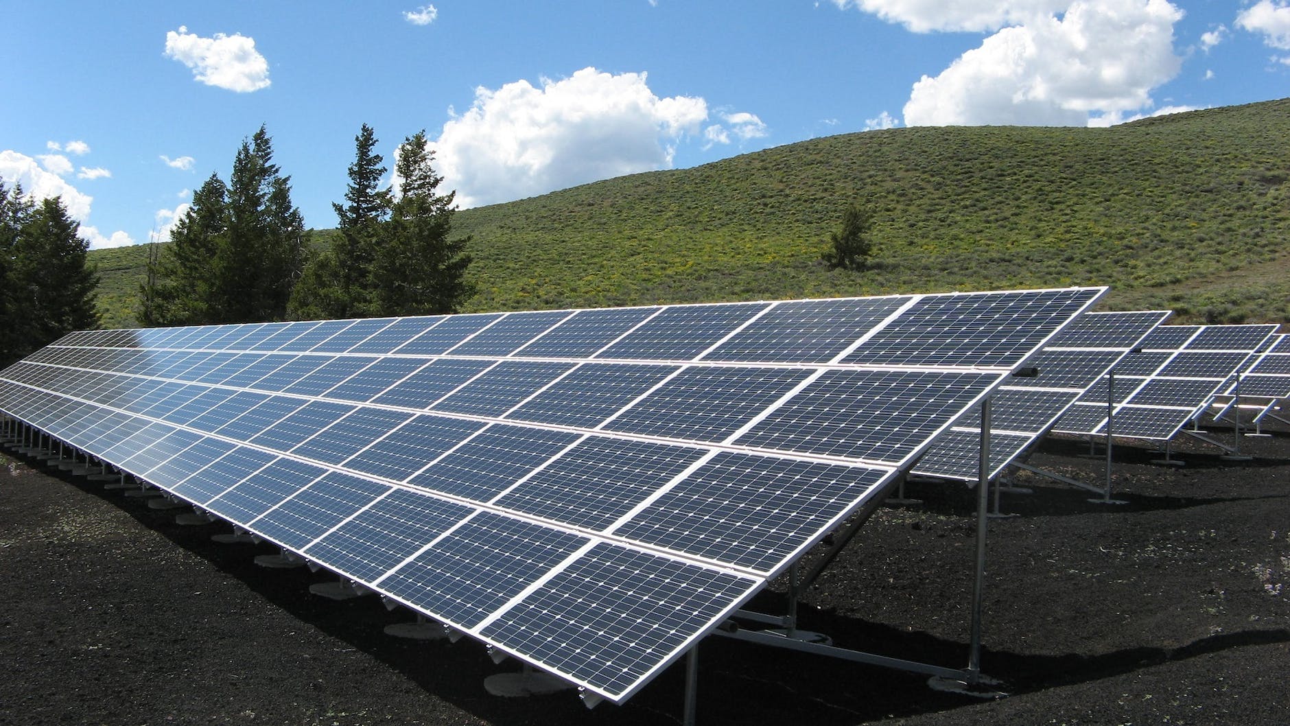 Read more about the article Work Out How Many Solar Panels You Need